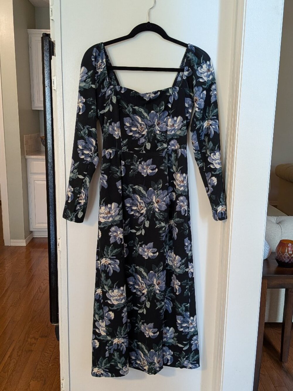 NWT Abercrombie and Fitch Long Sleeve Floral Midi dress
